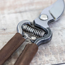 Load image into Gallery viewer, Leather Handle Secateurs
