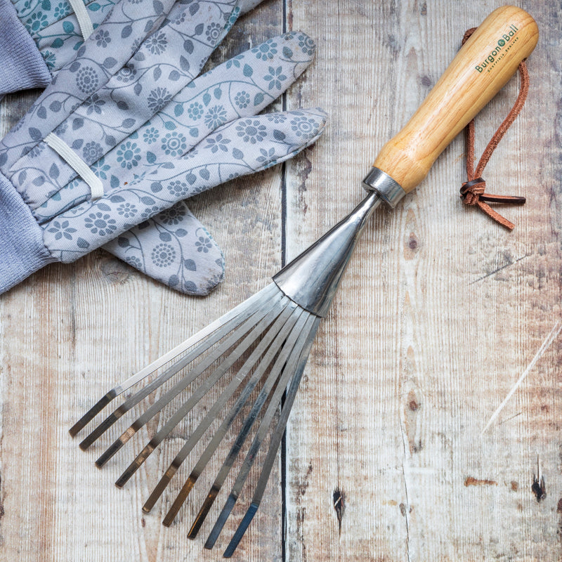 Shrubbery Rake Burgon & Ball Shrub Rake – Stocks & Green